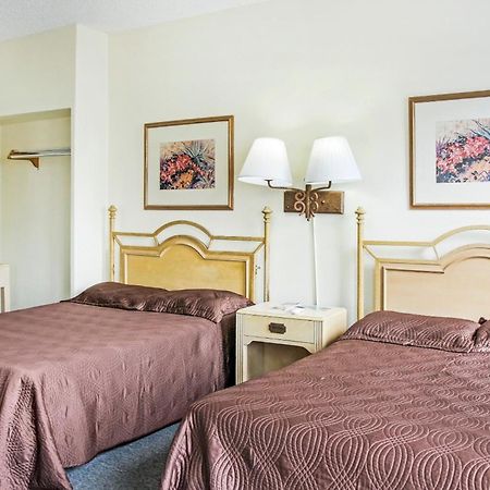Oyo Historic Cameron Hotel Brownsville I-69E Екстериор снимка