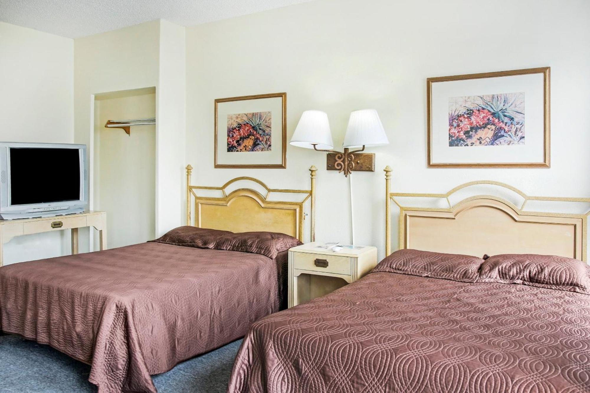 Oyo Historic Cameron Hotel Brownsville I-69E Екстериор снимка