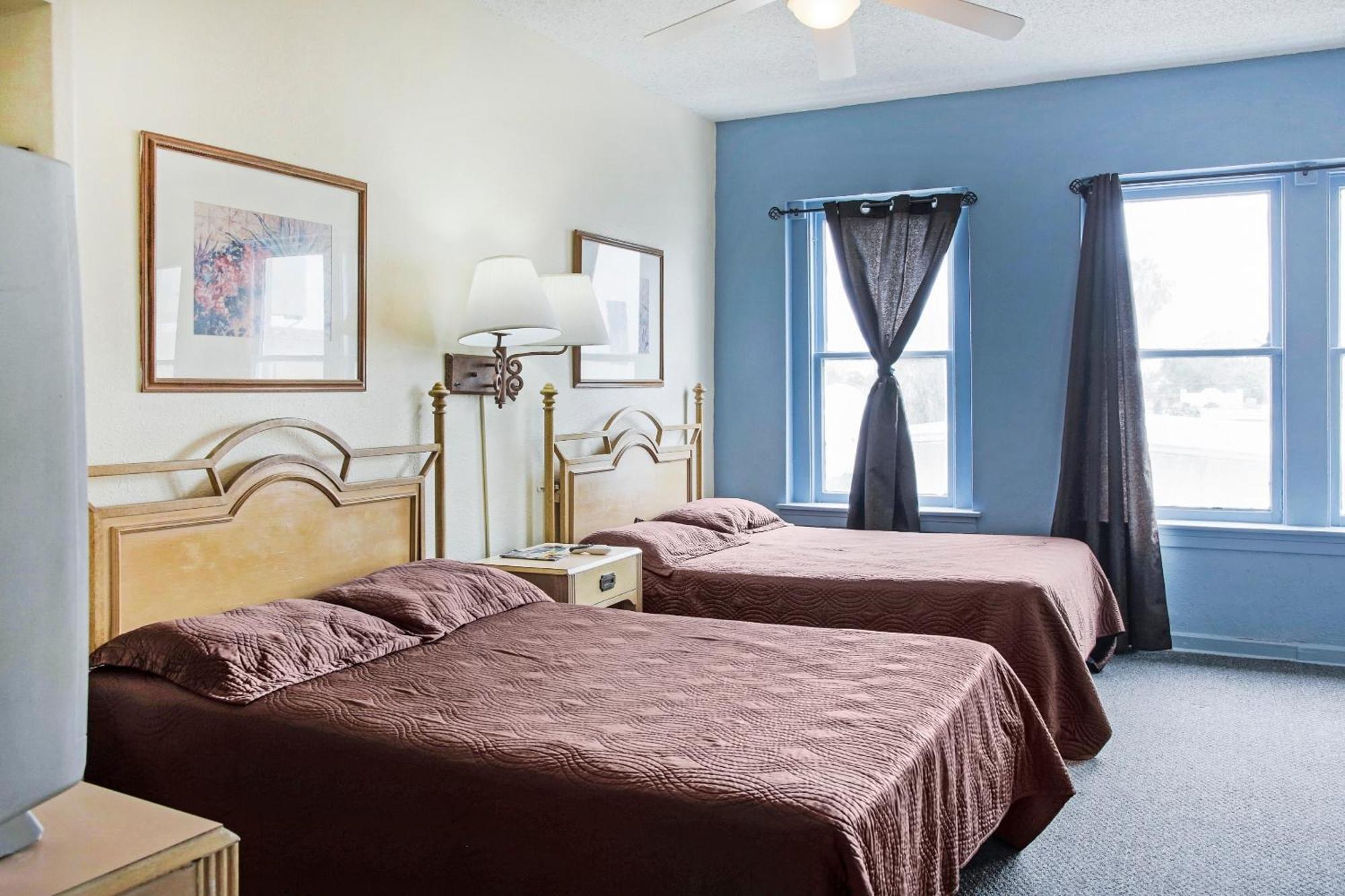 Oyo Historic Cameron Hotel Brownsville I-69E Екстериор снимка