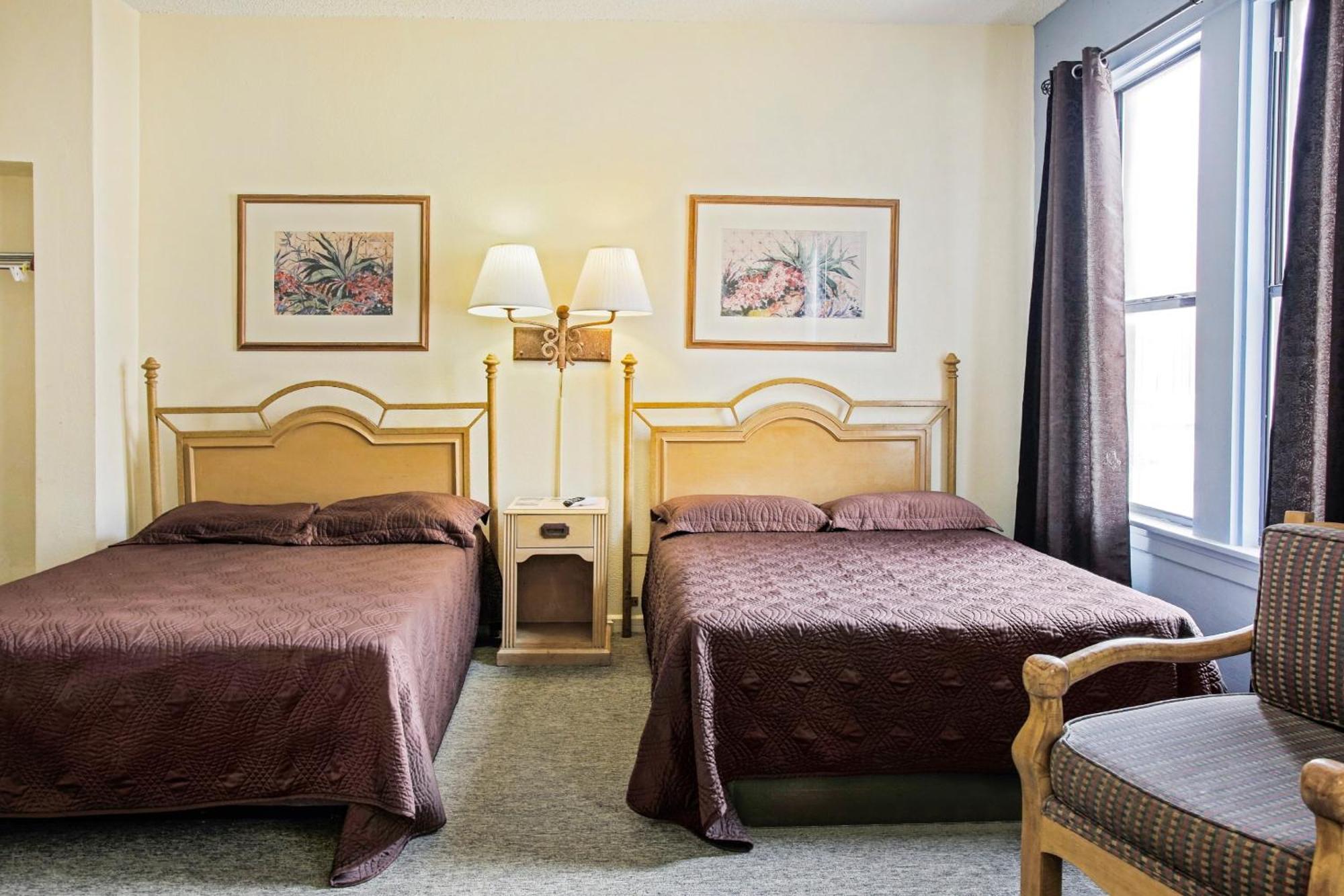Oyo Historic Cameron Hotel Brownsville I-69E Екстериор снимка