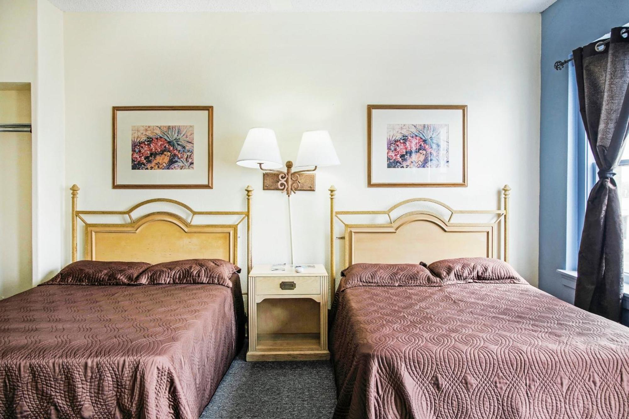 Oyo Historic Cameron Hotel Brownsville I-69E Екстериор снимка