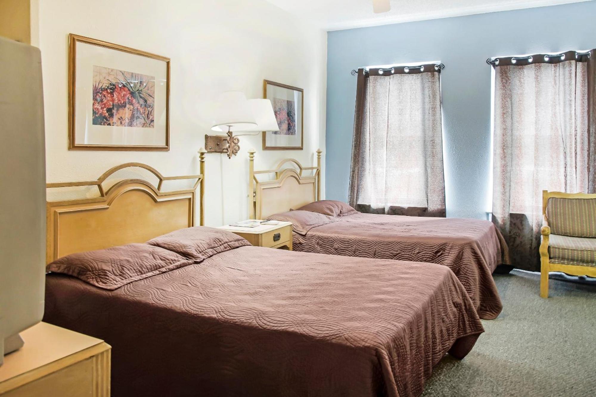 Oyo Historic Cameron Hotel Brownsville I-69E Екстериор снимка