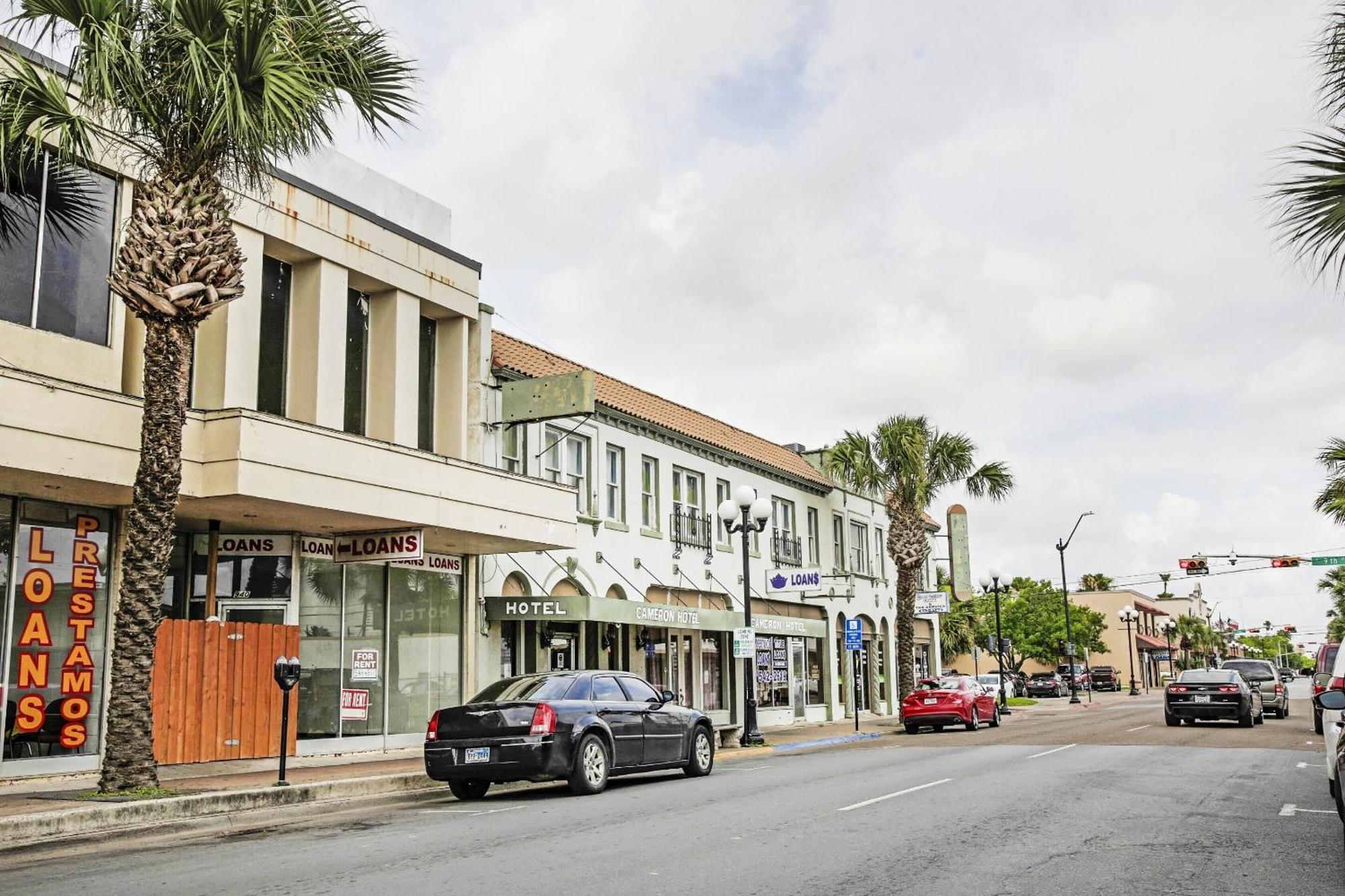 Oyo Historic Cameron Hotel Brownsville I-69E Екстериор снимка