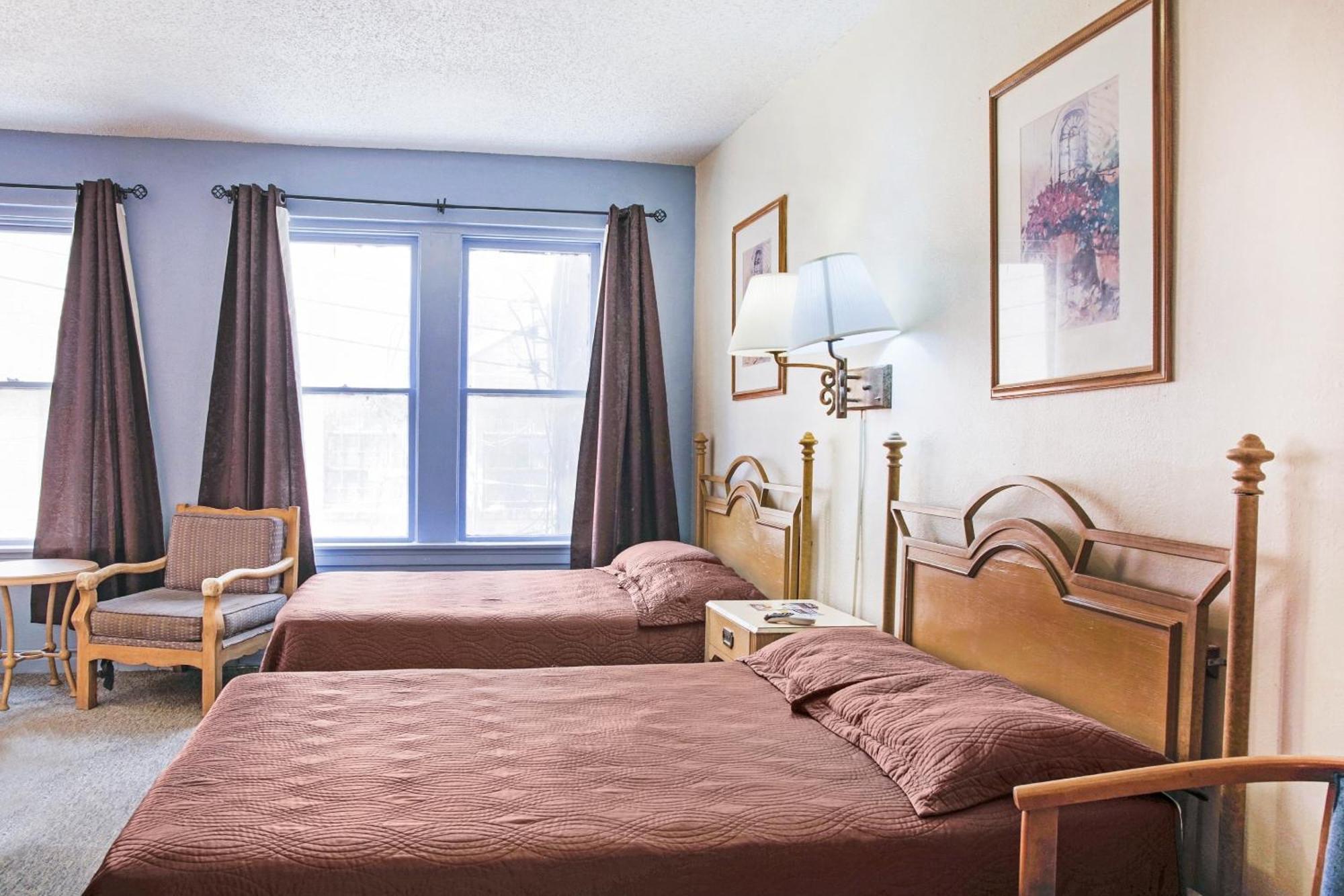 Oyo Historic Cameron Hotel Brownsville I-69E Екстериор снимка