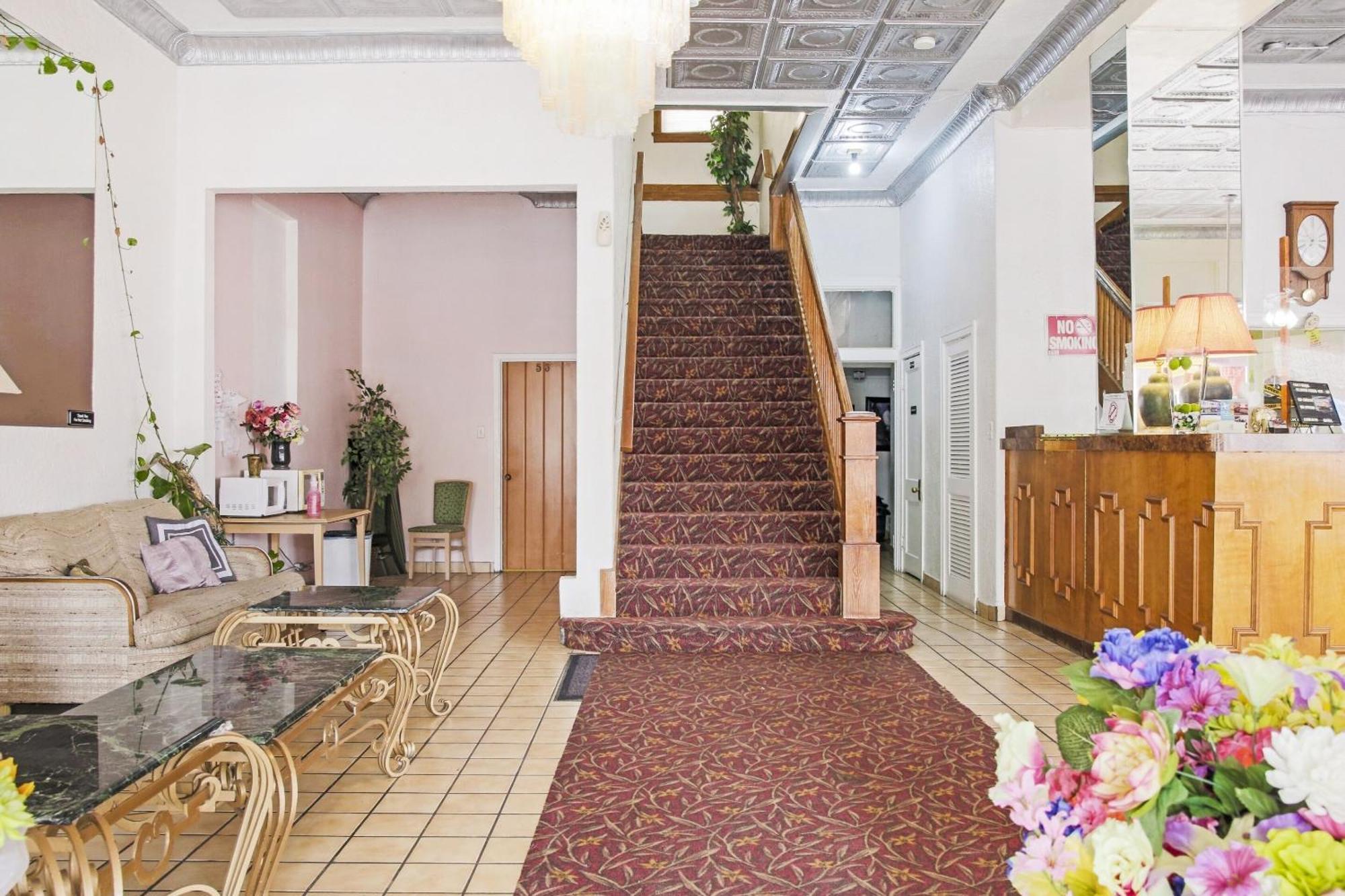 Oyo Historic Cameron Hotel Brownsville I-69E Екстериор снимка