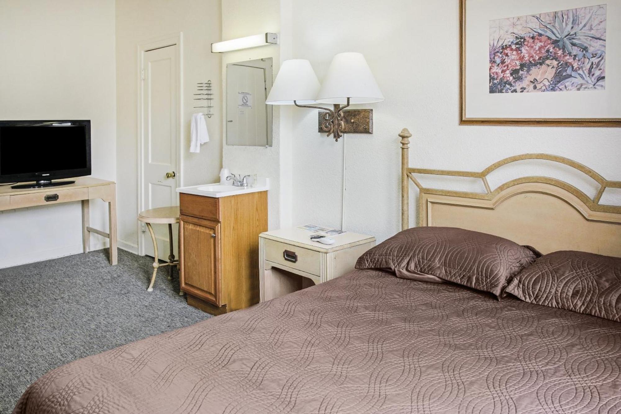 Oyo Historic Cameron Hotel Brownsville I-69E Екстериор снимка